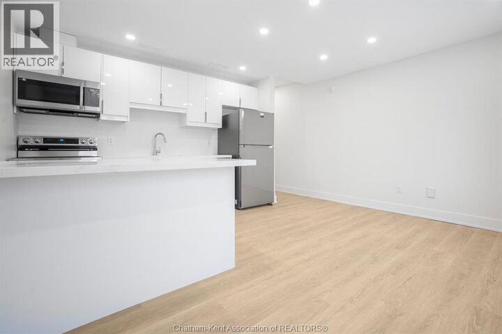 Property Photo: 153 King Street West 6 ON N7M 1E4