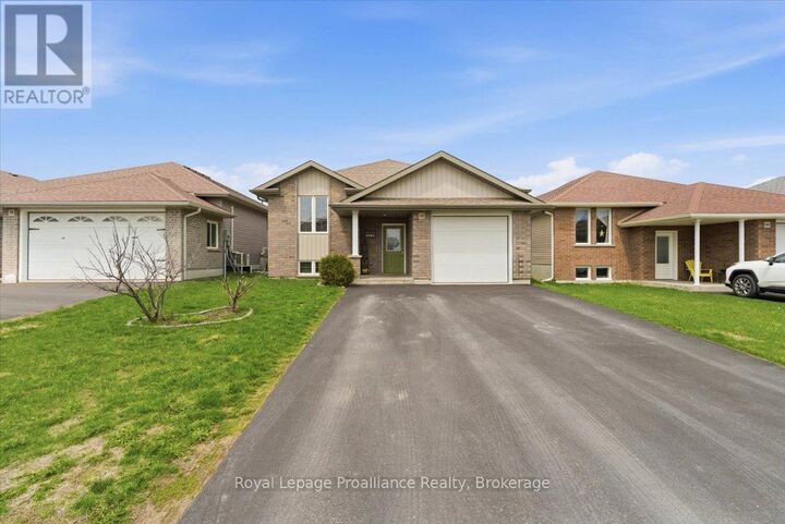 Property Photo:  68 Cortland Crescent  ON K8V 0E9 