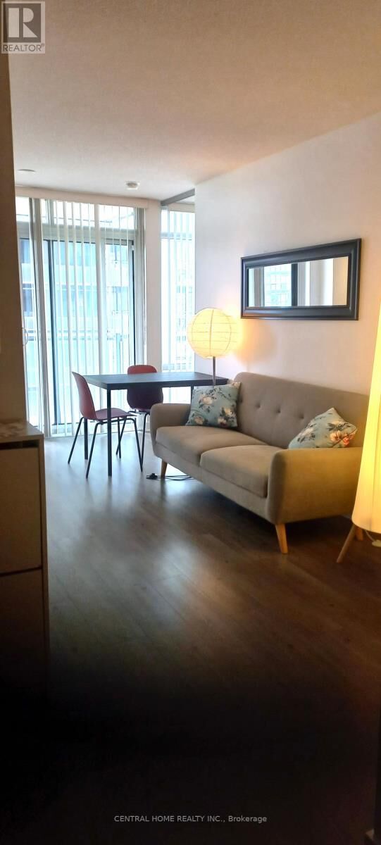 Property Photo: 4K Spadina Avenue West 729 ON M5V 3Y9