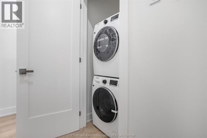 Property Photo:  153 King Street 7  ON N7M 1E4 