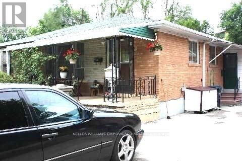 Property Photo: 36 Halsey Avenue ON M4B 1A5