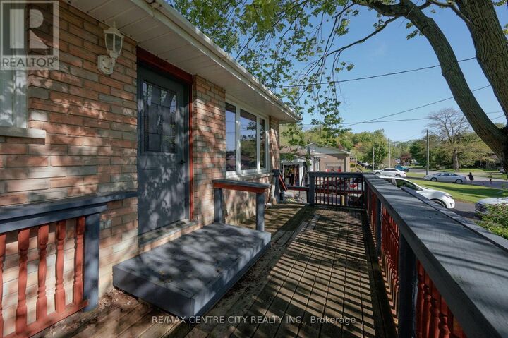 Property Photo: 275 Frances Street ON N5L 1A9