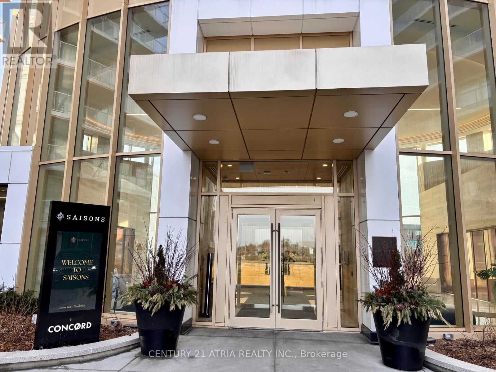 Property Photo:  27 McMahon Drive 1011  ON M2K 0J2 
