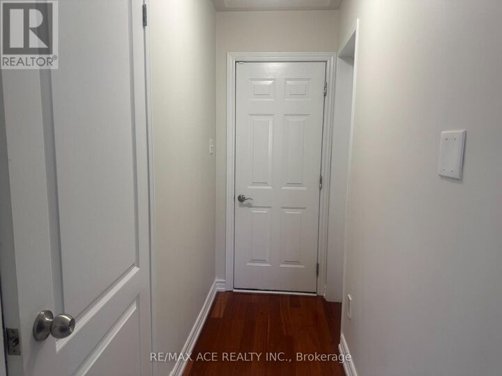 Property Photo:  7 Glacier Crescent Bsmt  ON M1X 2A9 