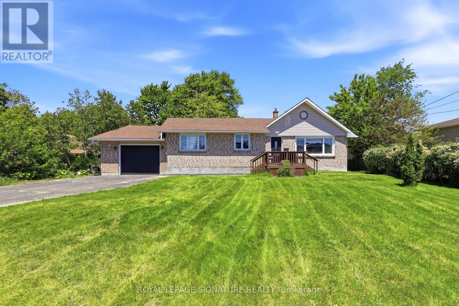 Property Photo:  1114 Lakeshore Road  ON N7V 2V8 