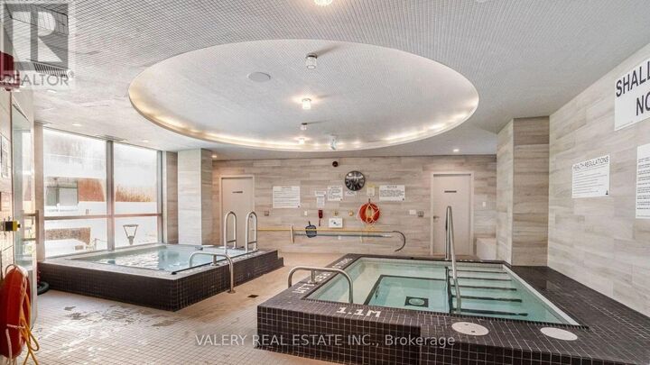 Property Photo: 38 Iannuzzi Street West 1607 ON M5V 0S2