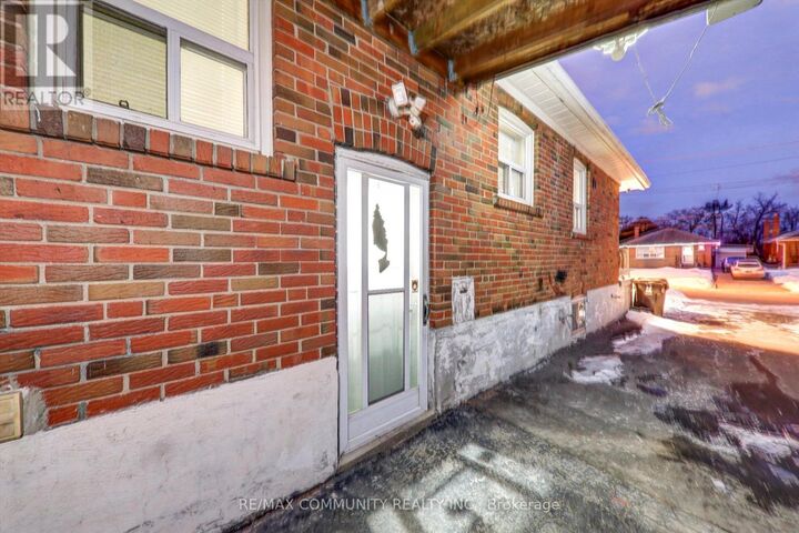 Property Photo: 58 Gully Drive Bsmt ON M1K 4W4