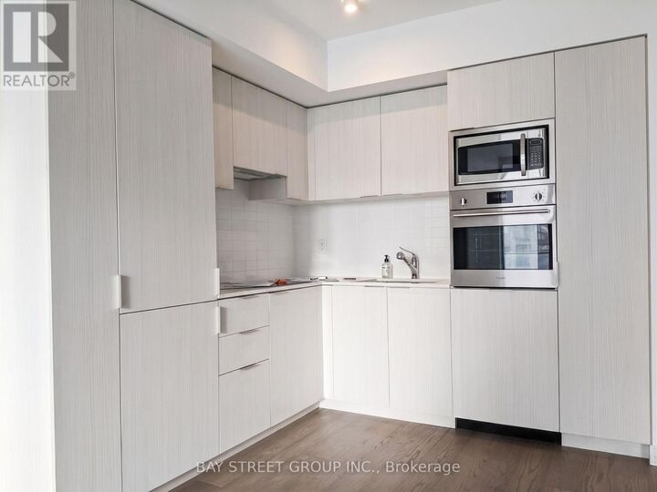 Property Photo: 11 Wellesley Street West 1606 ON M4Y 1E8