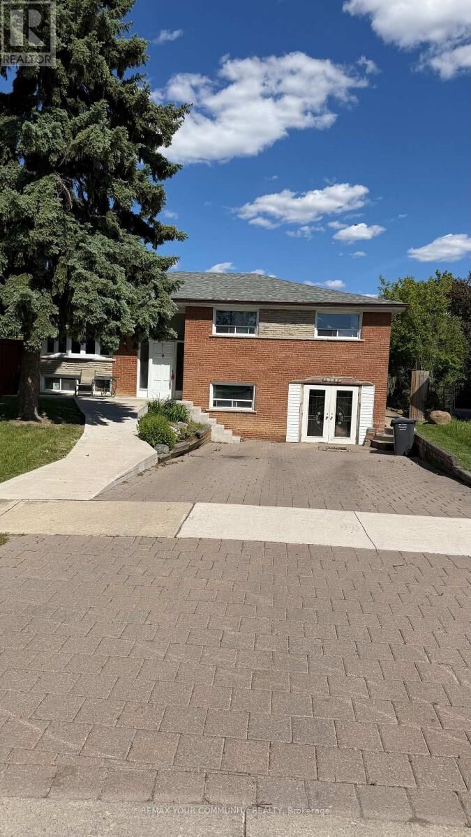 Property Photo: 3796 Wyewood Road ON L4T 2A2