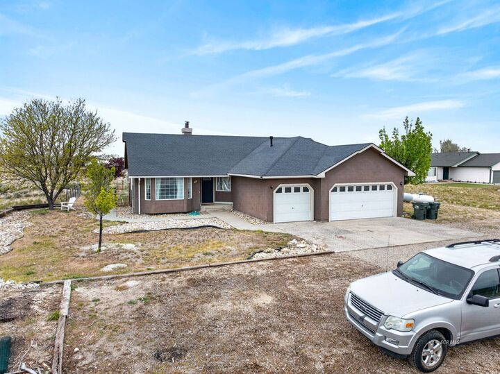 Property Photo:  407 Flora Drive  NV 89815 