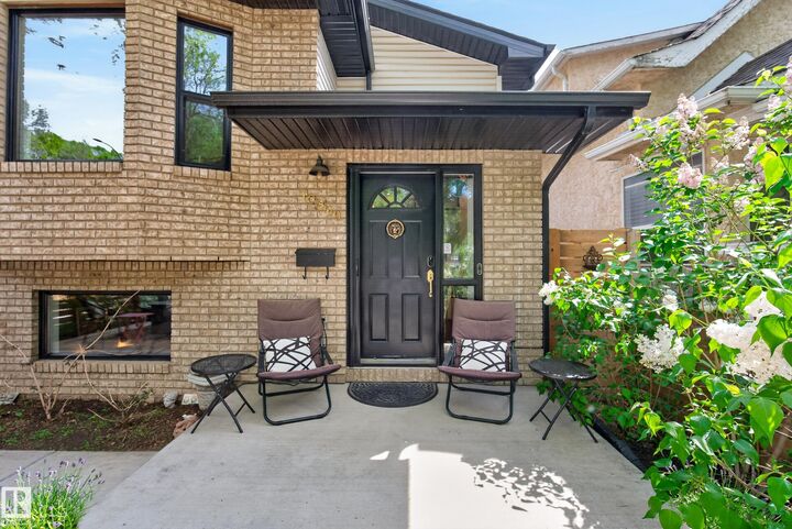 Property Photo:  10869 94 Street NW  AB T5H 1Z8 