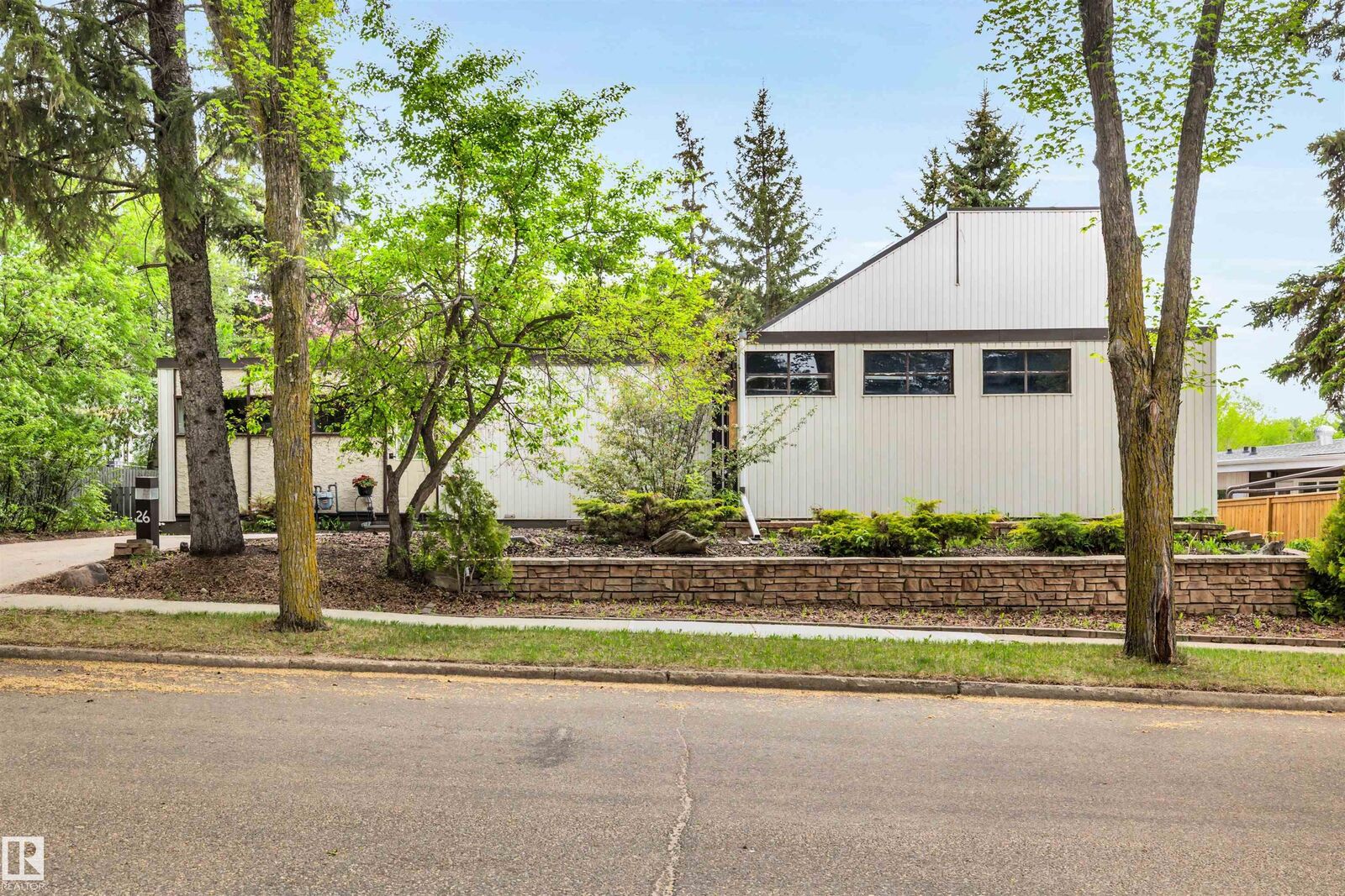 Property Photo: 26 Sable Crescent AB T8N 0H1