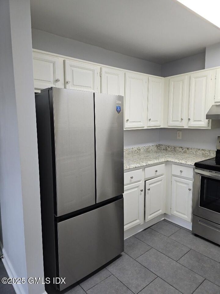 Property Photo: 144 Pine Street D CT 06830