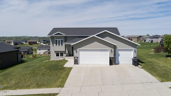 Property Photo: 514 18th Street SE ND 58554