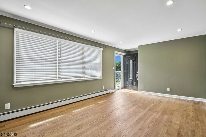 Property Photo: 33 Avondale Rd NJ 07834