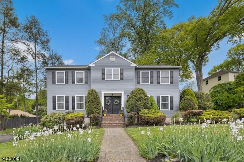 Property Photo:  220 Queens Ln  NJ 07092 