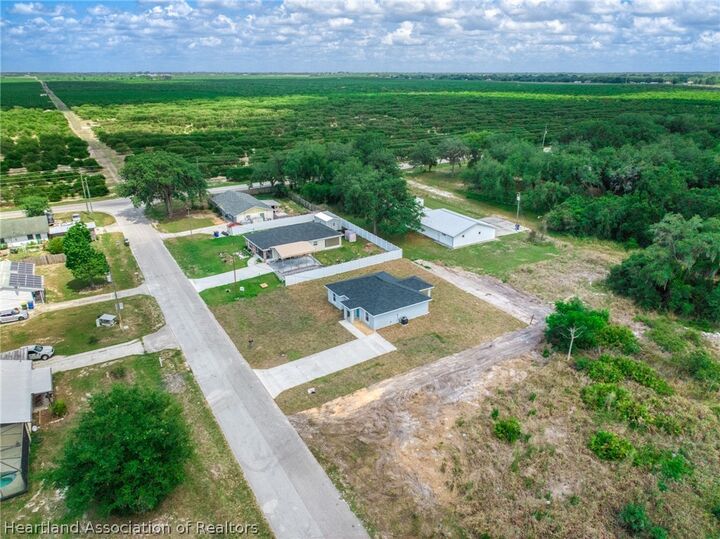 Property Photo:  2721 W Exeter Road  FL 33825 