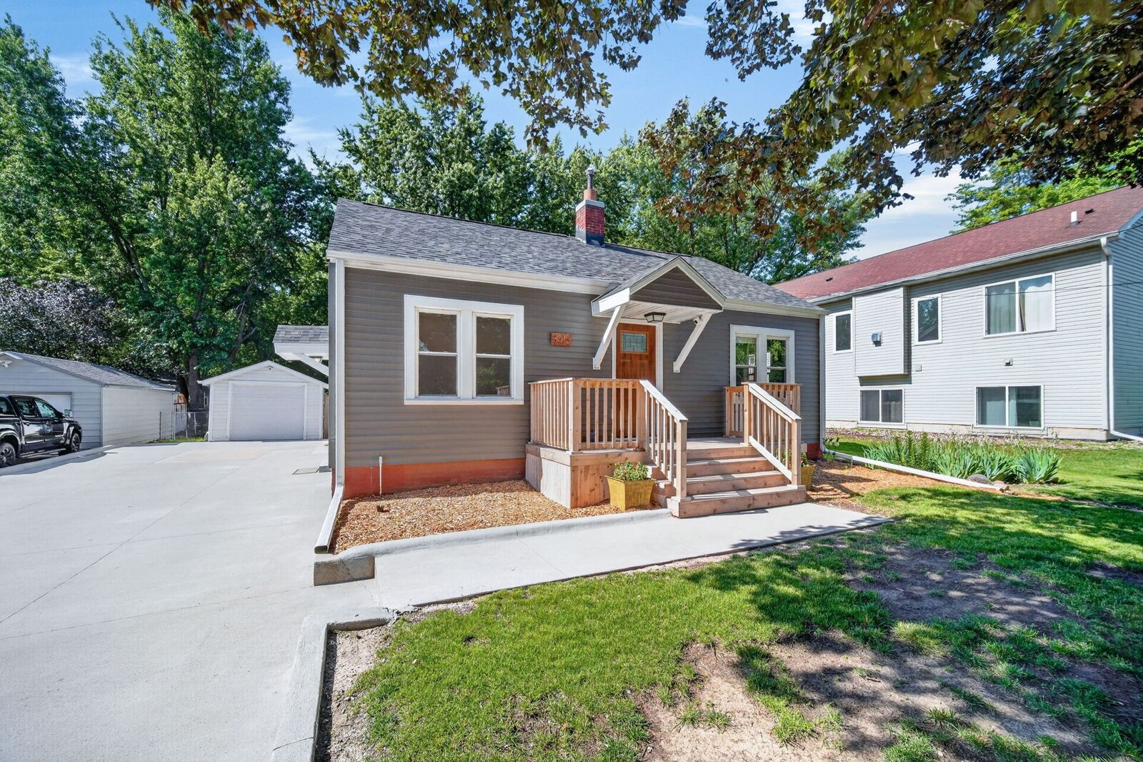 Property Photo:  3416 Hickman Road  IA 50310 