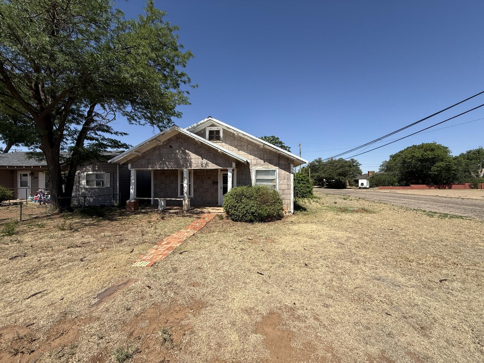 Property Photo: 911 Ave. E Street TX 79311