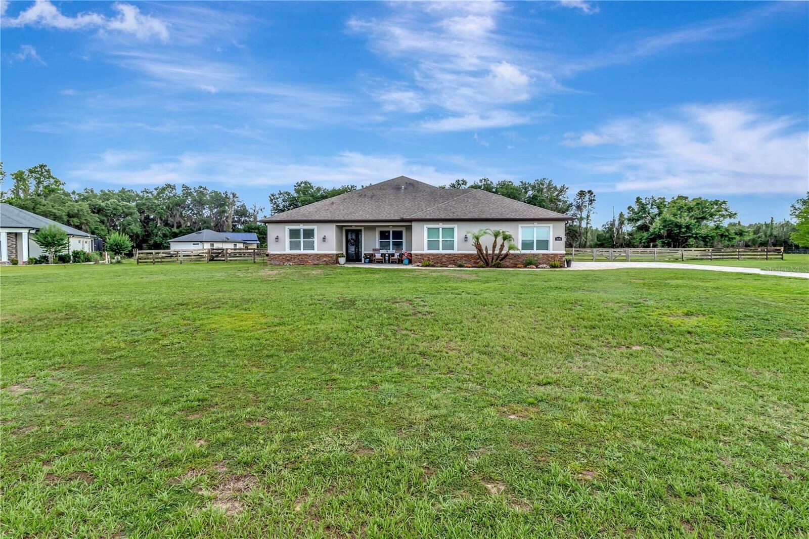 Property Photo: 5020 Lakeshore Ranch Road FL 34736