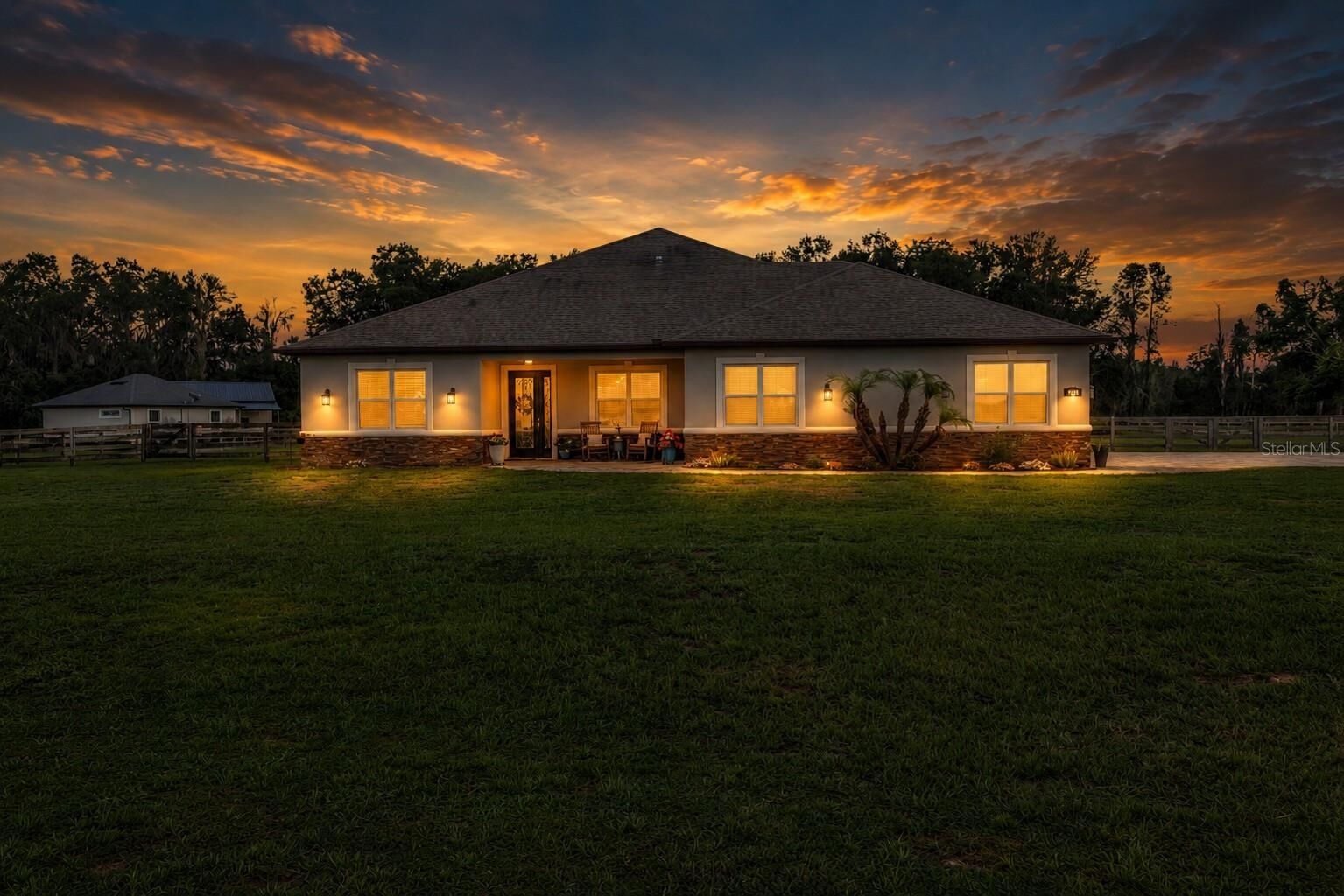 Property Photo: 5020 Lakeshore Ranch Road FL 34736