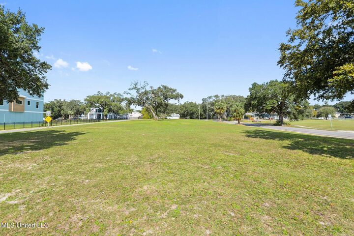 Property Photo:  1552 Beach Boulevard  MS 39530 