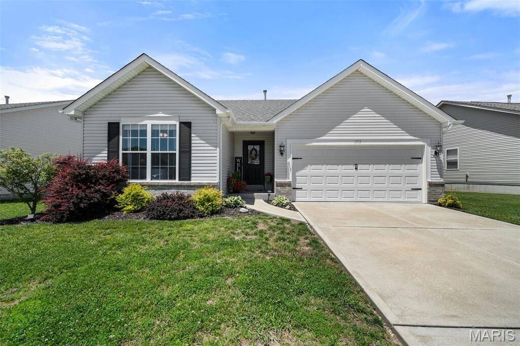 Property Photo:  1713 Westlake Circle  MO 63069 