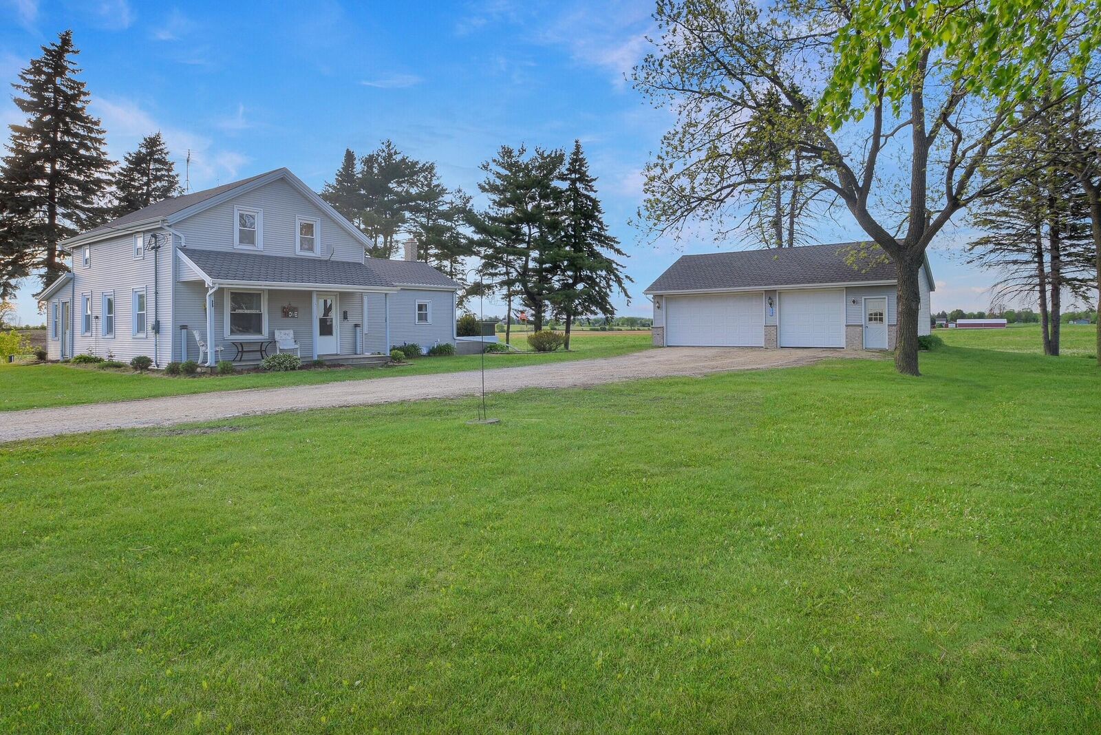Property Photo:  5450 Beechnut Dr  WI 53040 