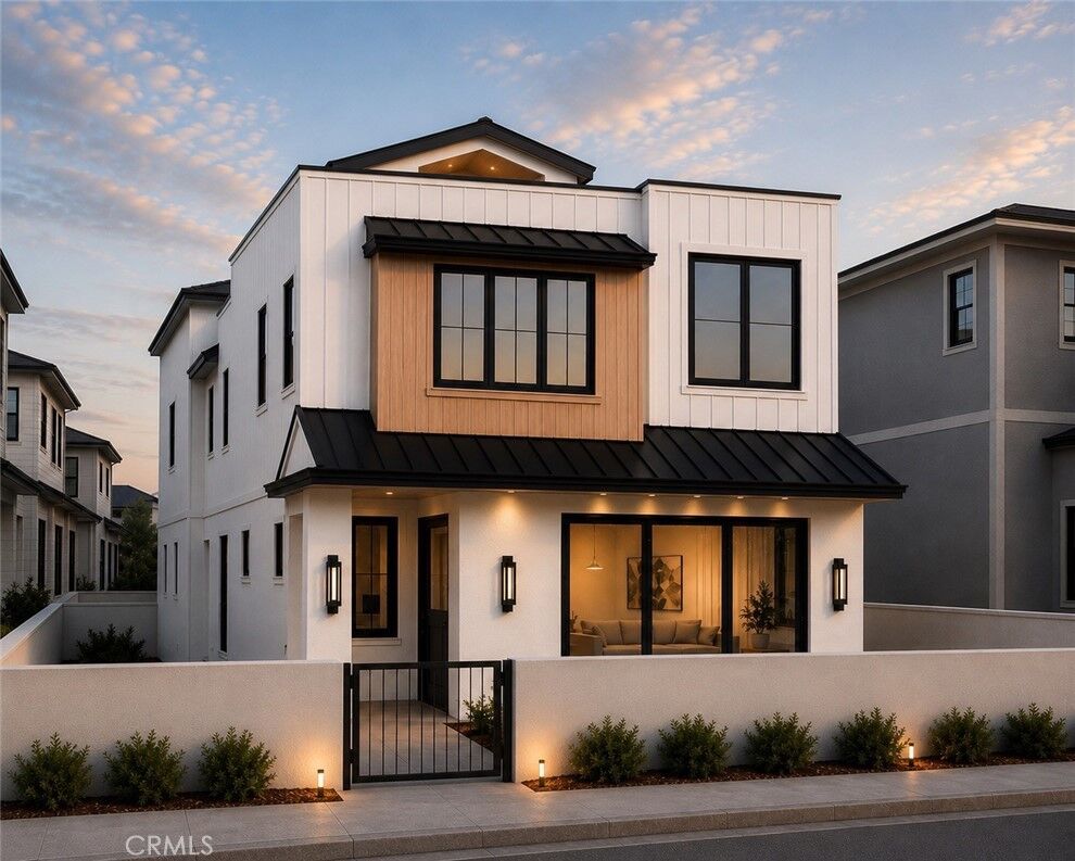 Property Photo:  510 1/2 35th Street  CA 92663 