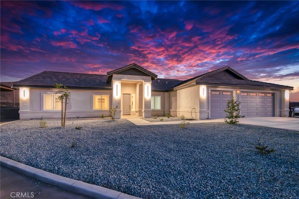 Property Photo: 19707 Roanoke Road CA 92307
