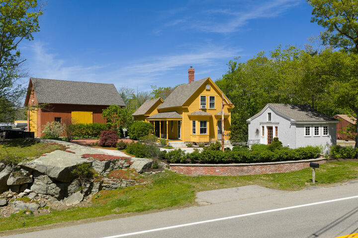 Property Photo:  1680 US-1  ME 03902 