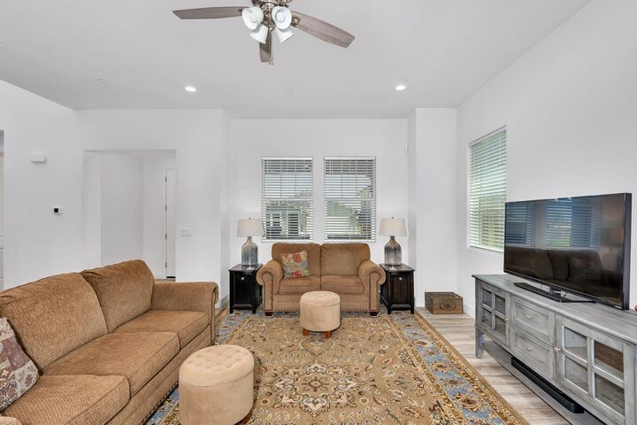 Property Photo: 253 Peters Lane CA 93636