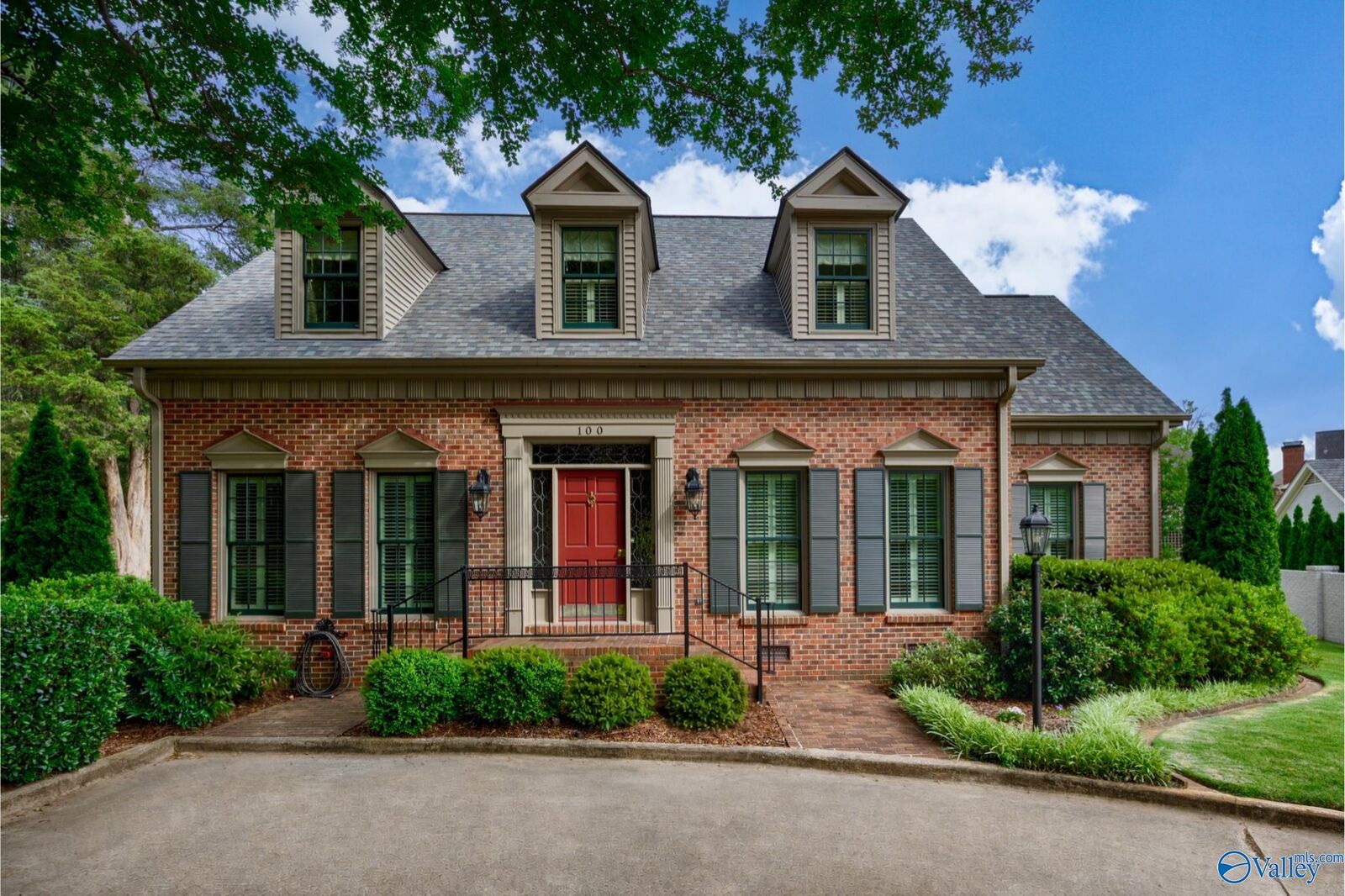 Property Photo:  100 Scenic Drive SE  AL 35801 