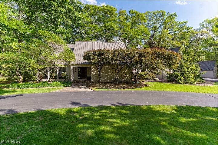 Property Photo:  2941 Howland Wilson Road NE  OH 44484 