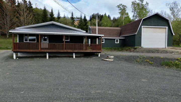 1011 East Margaree Road — photo 1
