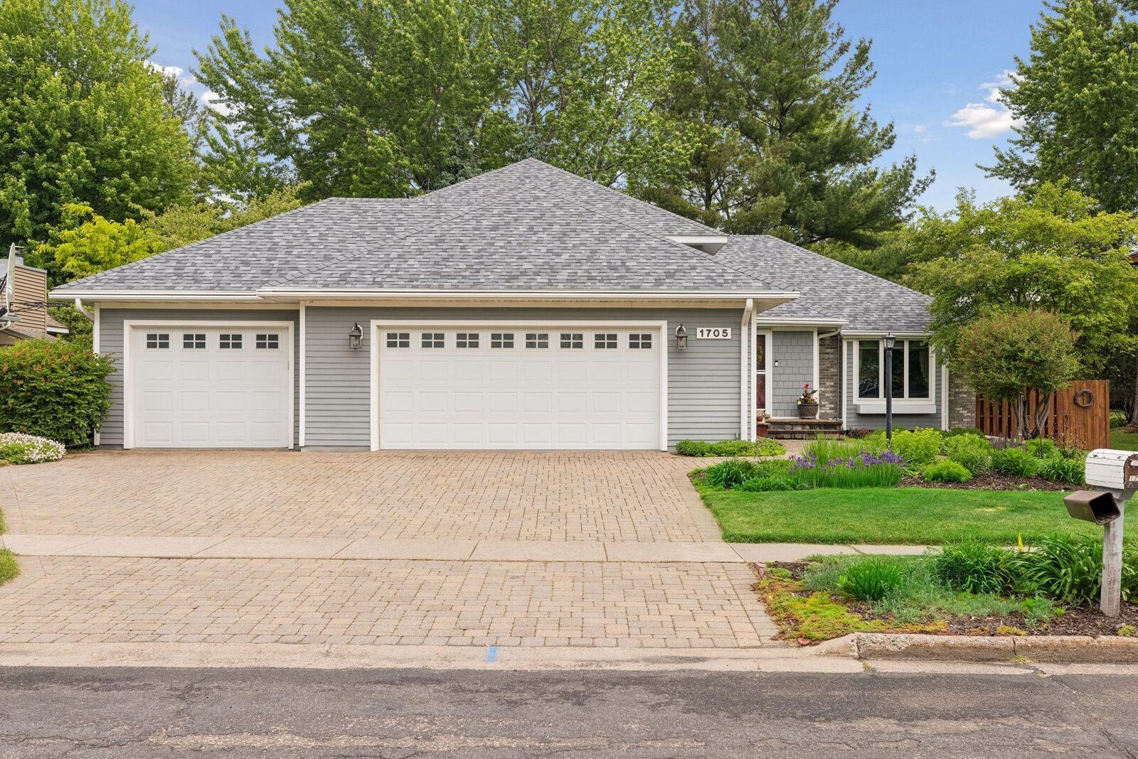 Property Photo:  1705 Laurel Avenue  WI 54016 