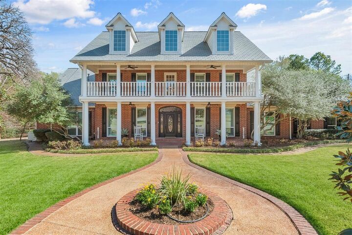 Property Photo:  594 Garden Court  TX 76092 