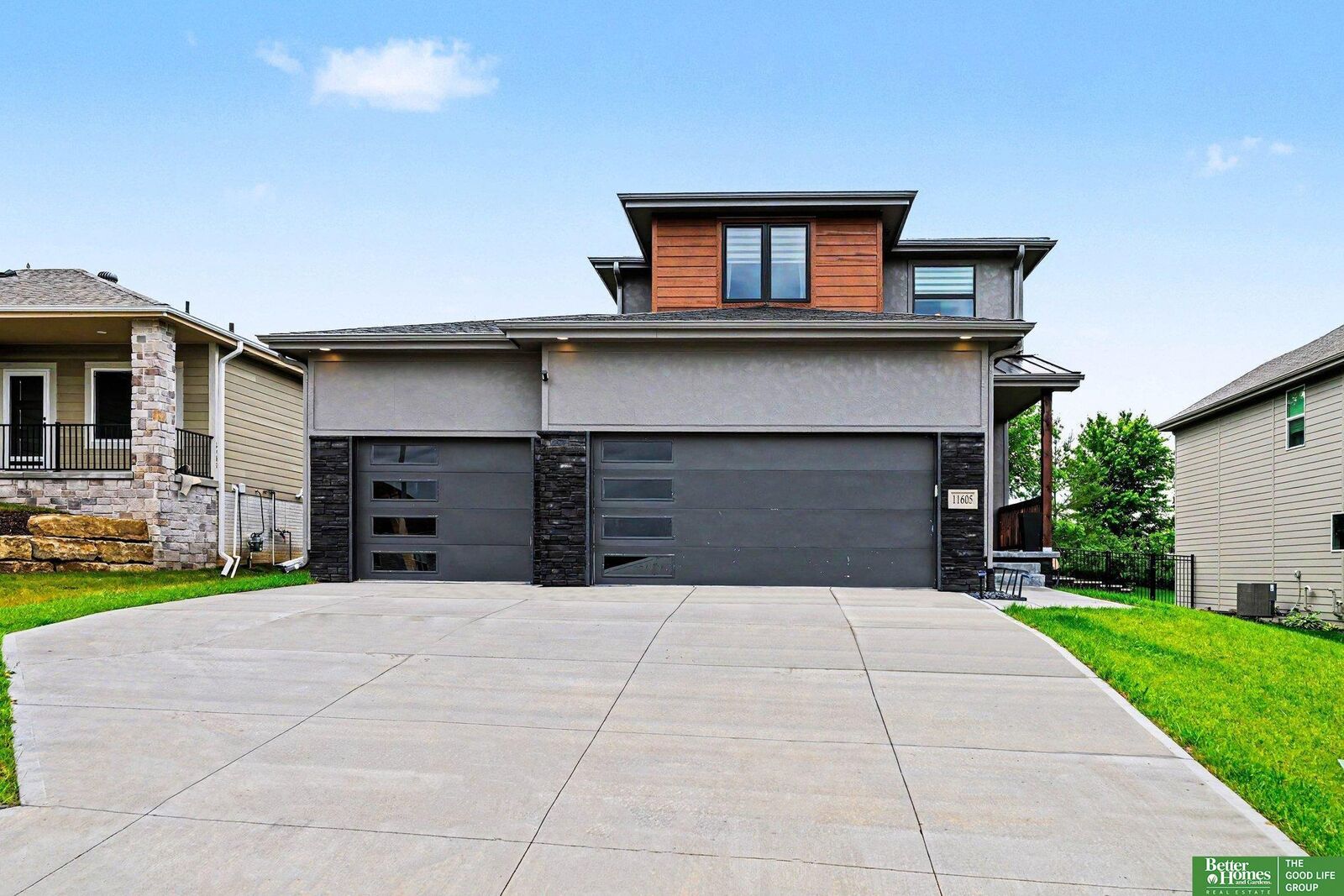 Property Photo: 11605 Potter Street NE 68142