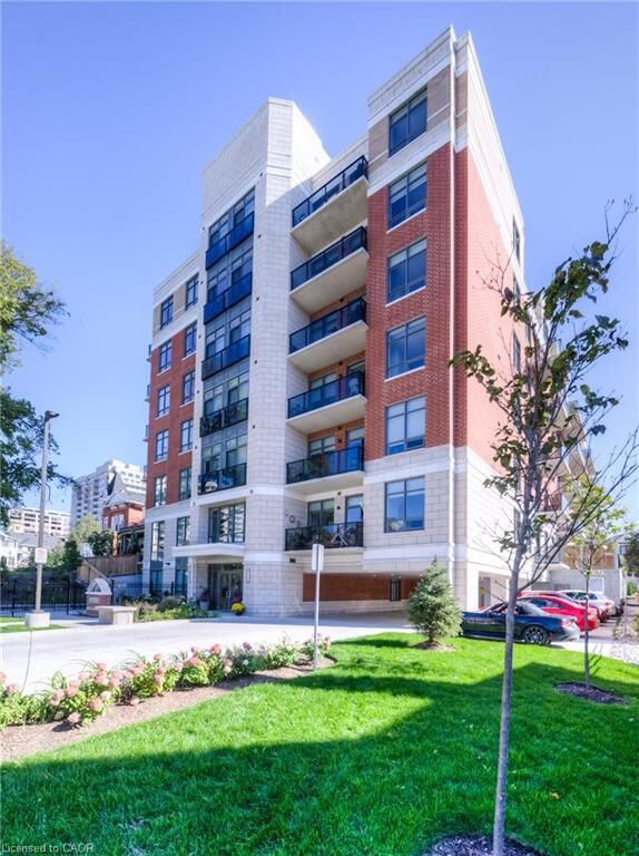 Property Photo: 399 Queen Street S 115 ON N2G 0C4
