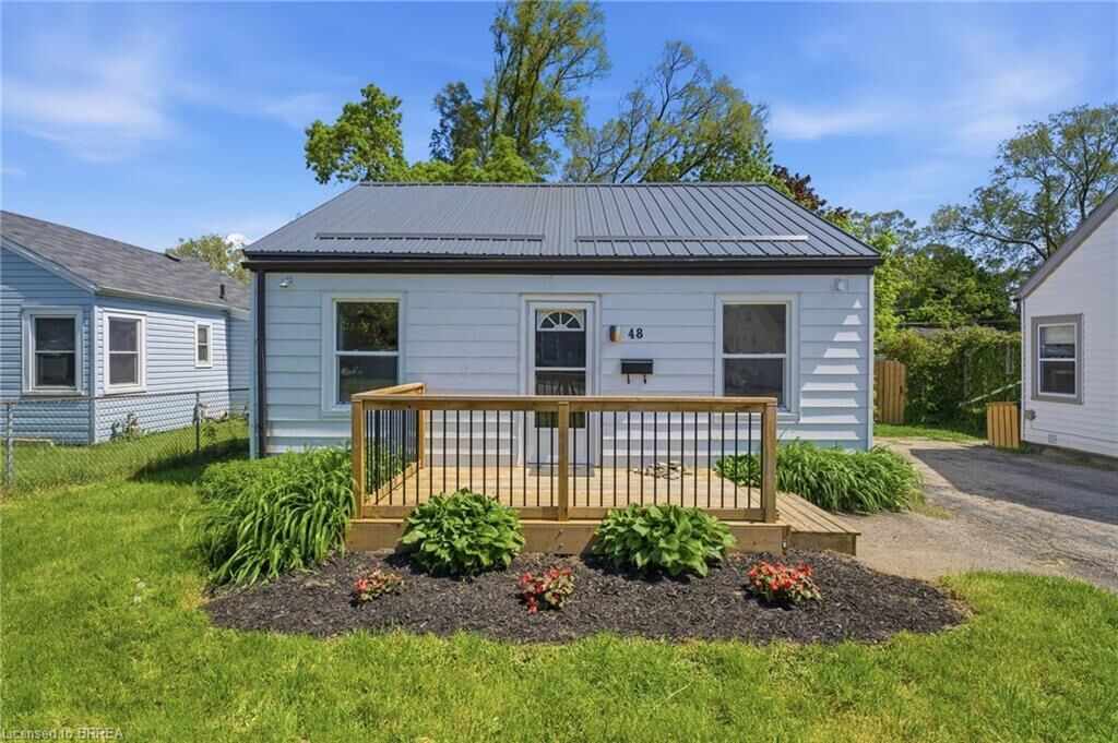 Property Photo: 48 Seventh Avenue ON N3S 1B4
