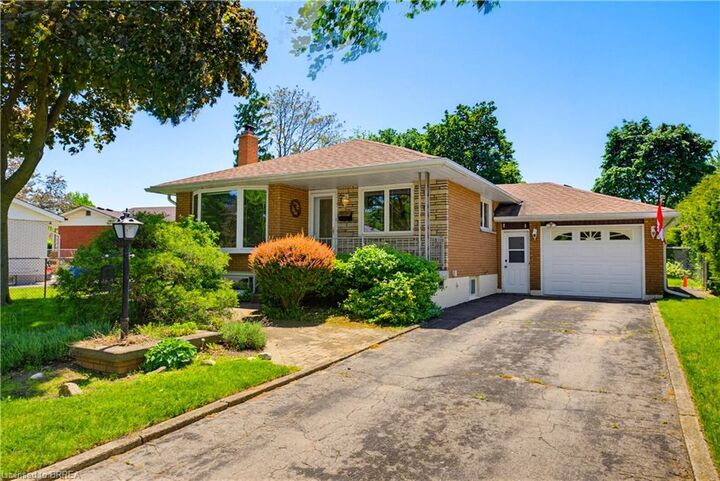 Property Photo:  11 Marshall Street  ON N3R 3C8 
