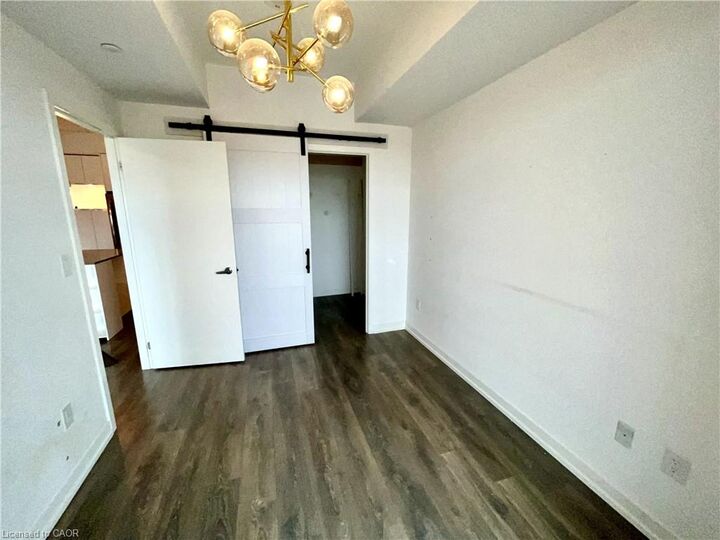 Property Photo: 2520 Eglinton Avenue W 1307 ON L5M 0Y4