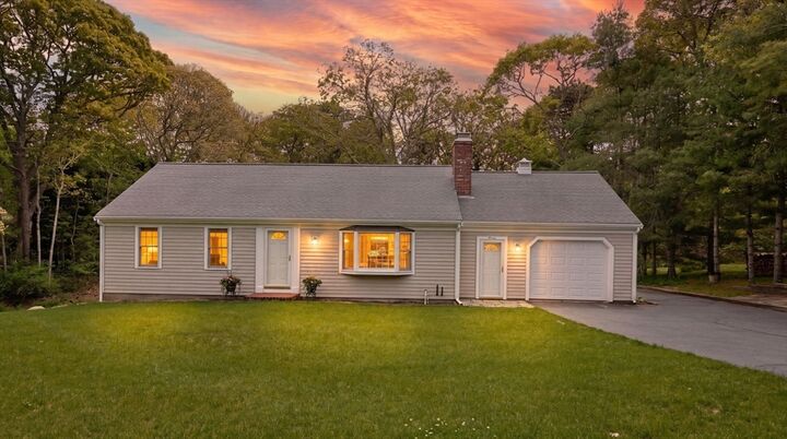Property Photo:  11 Little Marsh Ln  MA 02645 