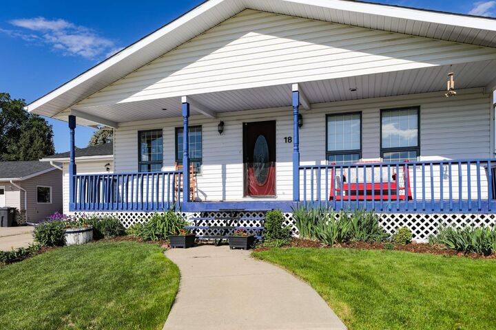 Property Photo:  18 Garden Place  AB T0K 1J0 