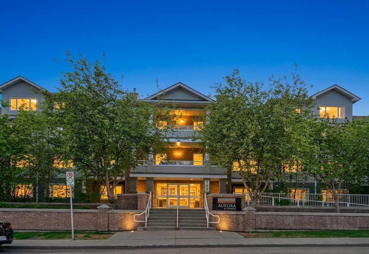 Property Photo: 790 Kingsmere Crescent SW 116 AB T2V 2H8