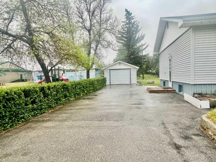 Property Photo: 223 Allison Street AB T0M 0A0