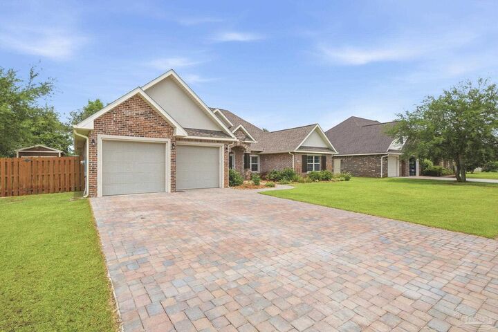 Property Photo: 5140 Sandy Shores Dr FL 32563