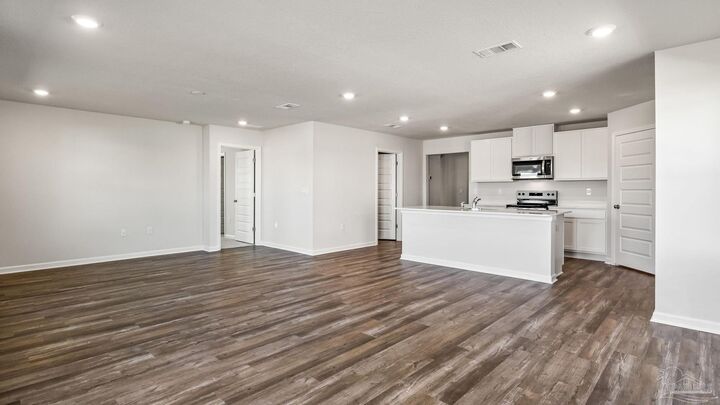 Property Photo:  2009 Wiregrass St  FL 32566 