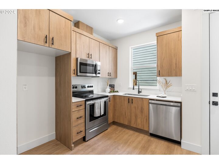 Property Photo:  6669 N Fessenden St  OR 97203 