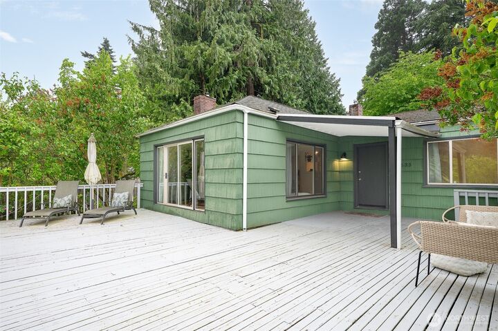 Property Photo: 17633 10th Avenue NE WA 98155